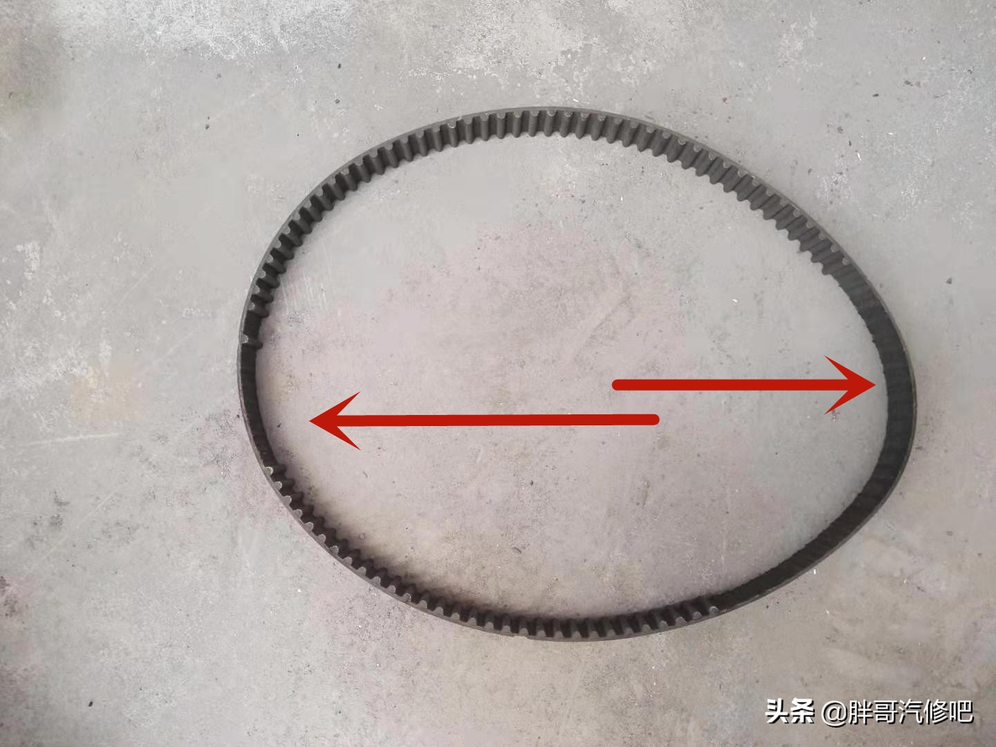 不及时更换正时皮带的后果，离合片惨不忍睹