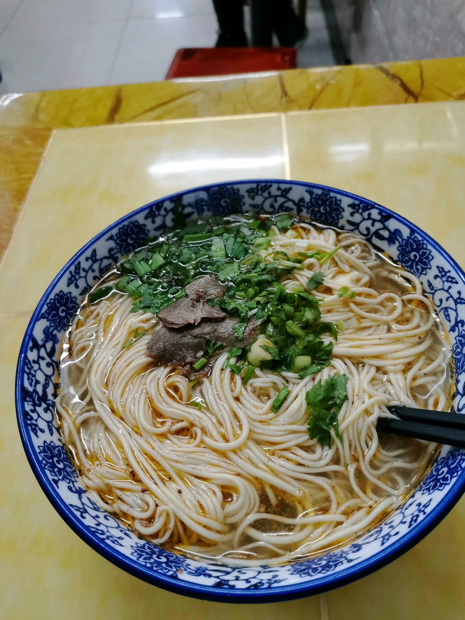 痛风患者可以多吃拉面吗,热量摄入越少越有利于痛风治疗吗?