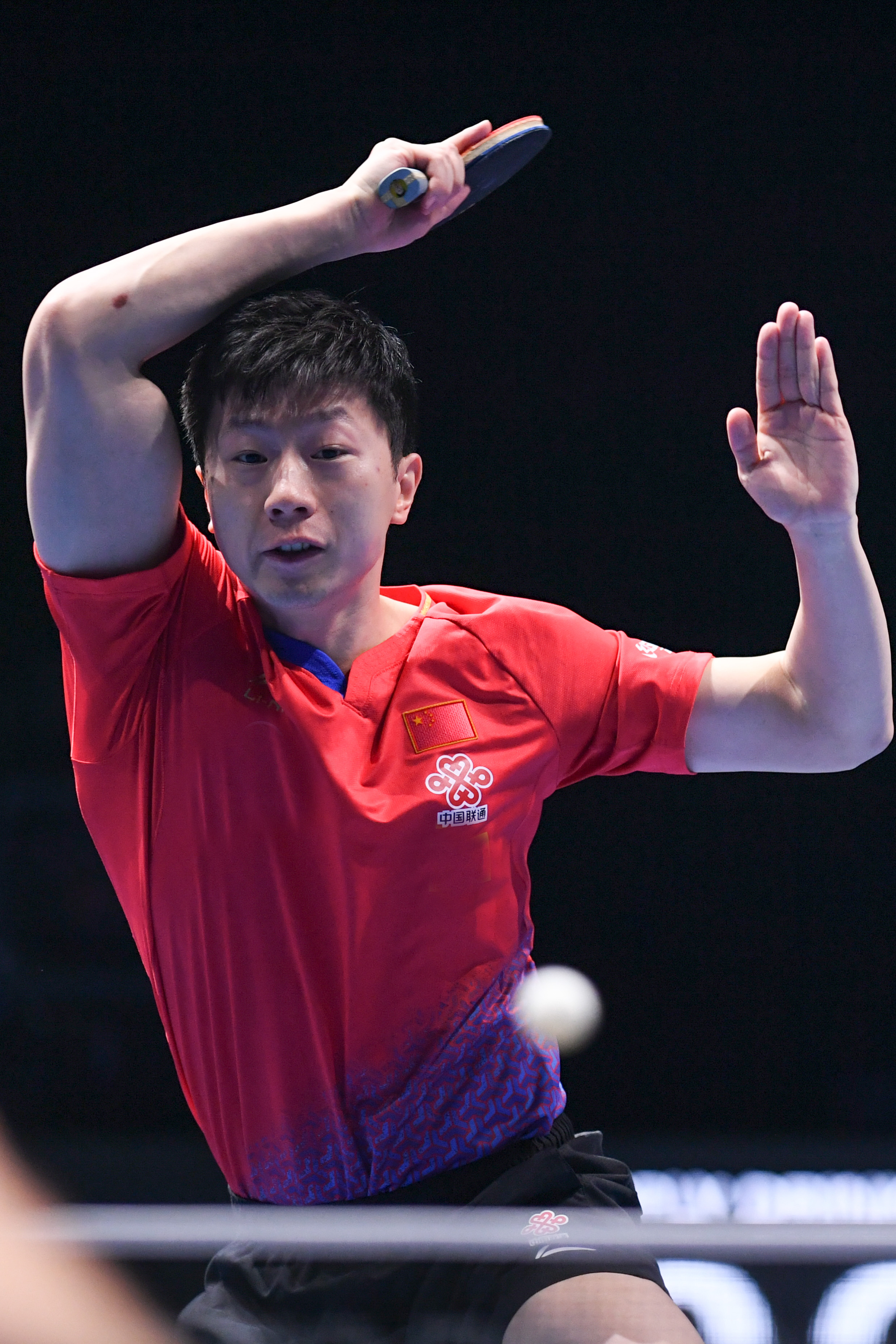 马龙张继科14年世界杯采访(18岁夺得首个世界冠军,19岁膝盖就已磨损