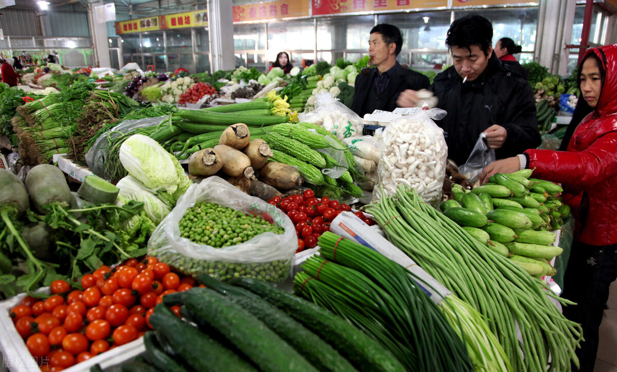 继“高价”蔬菜上热搜，4大农产品也跟涨，生活成本增加，早准备