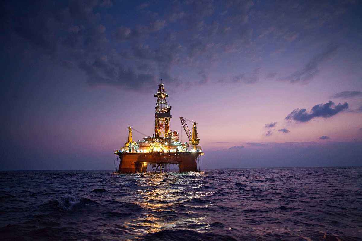 来自大海的"哭泣声",揭秘渤海二号石油钻井平台沉没的悲惨真相