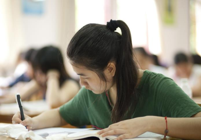 大学应该选择双学位吗？有什么好处？选择哪个专业好？