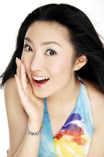 06德国世界杯美女(她是国脚杜威的前女友,何卿近照,散发着时尚的气息