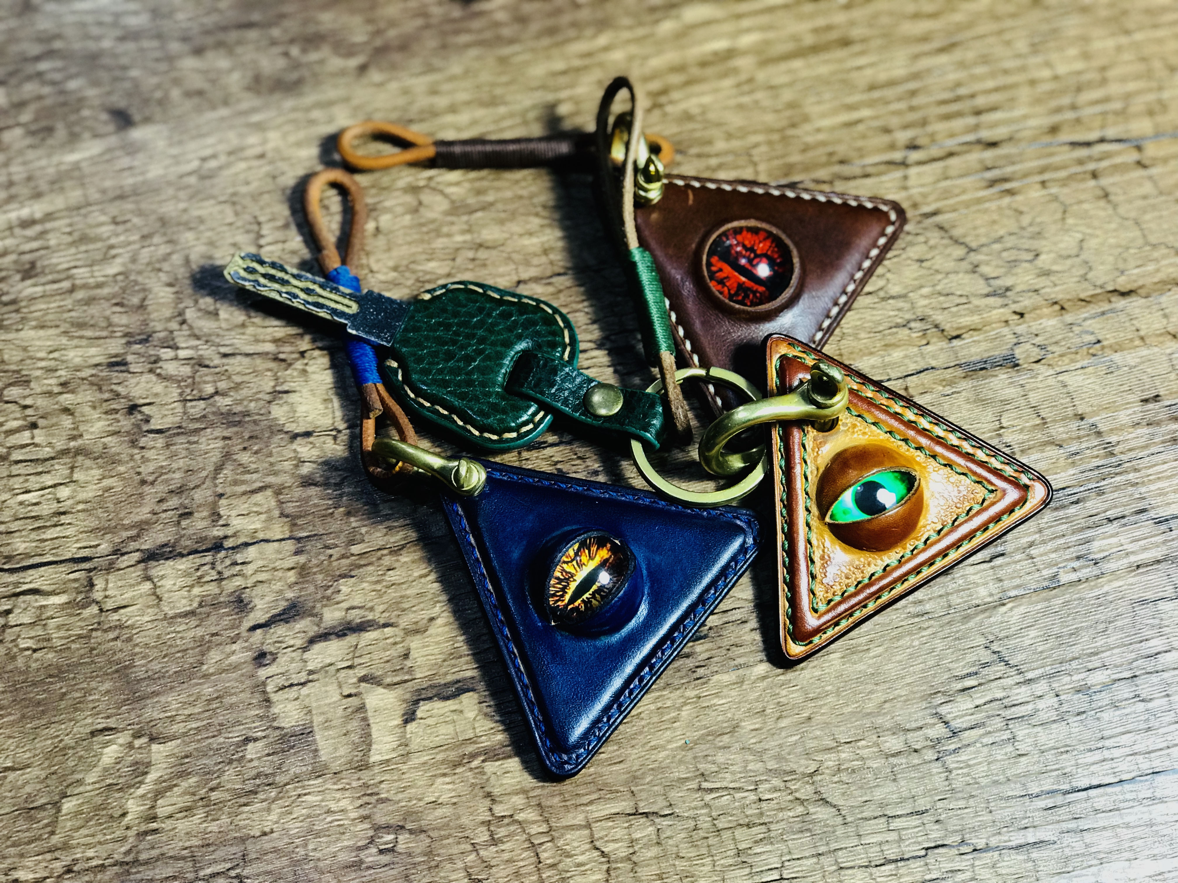 手工皮具基础班：工艺、工具、皮料、版型我们应该从哪开始学习