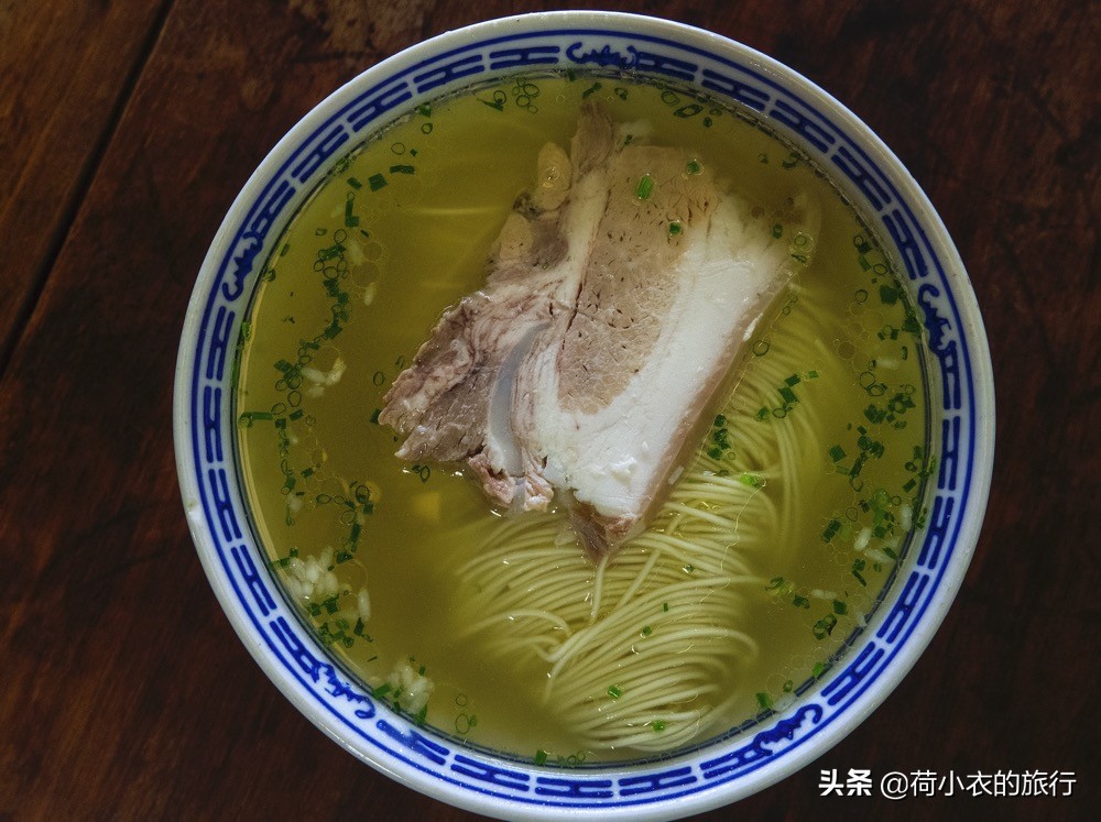 来苏州旅游，必吃的6份特色美食，有贵有便宜，你都吃过了吗？