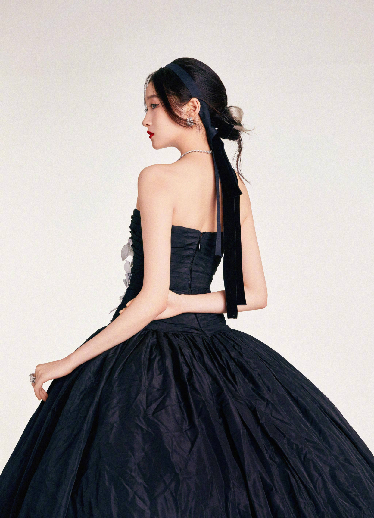 一,关晓彤造型分析