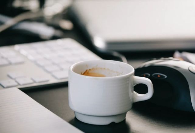 为什么有些人喝了咖啡反倒更困？