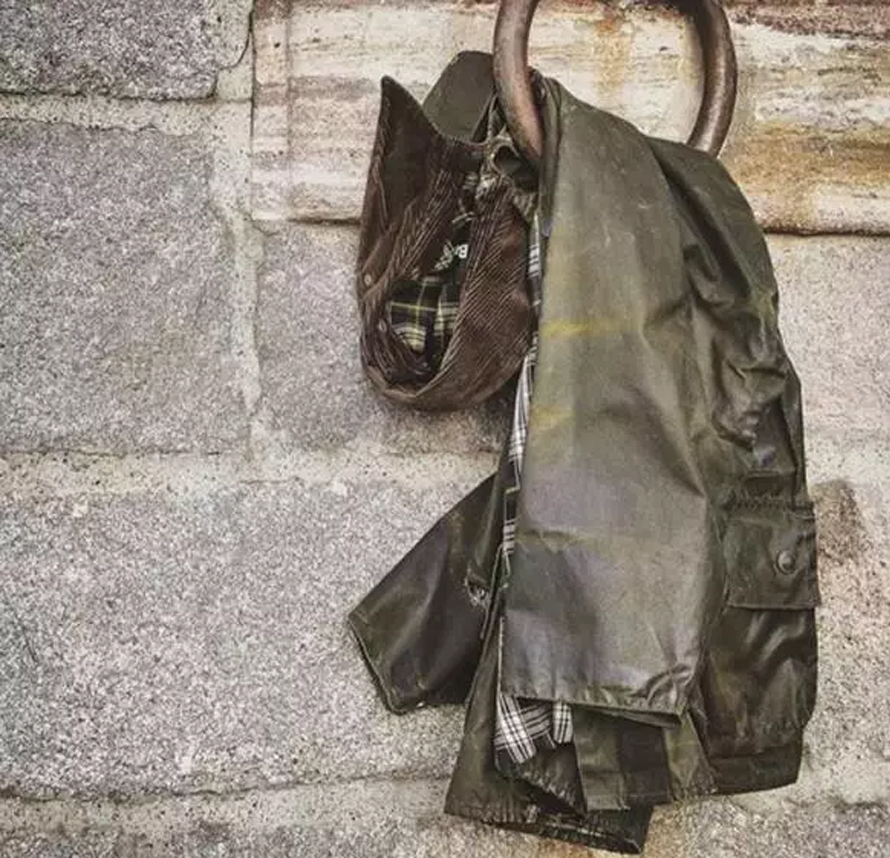 为啥皇室偏爱barbour，这个创立于百年前品牌竟以风衣驰名