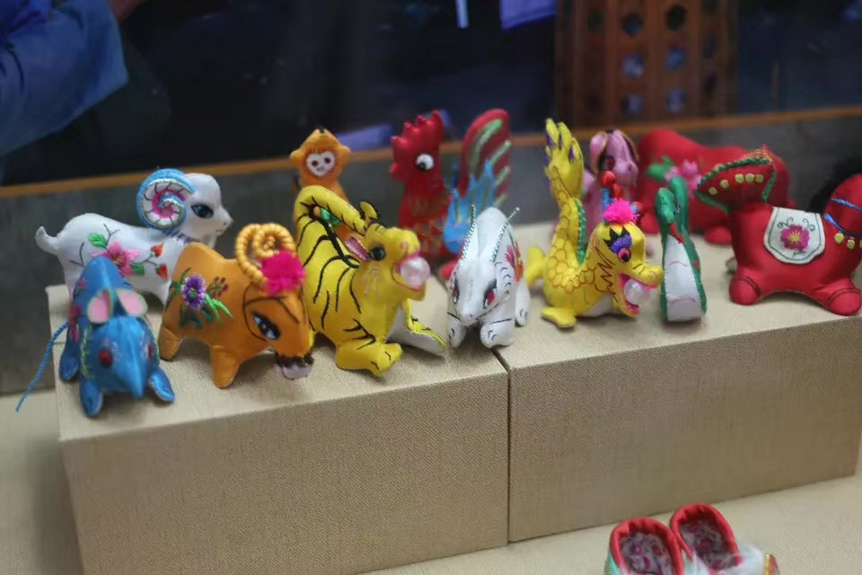 家门口小水沟摇身一变景观河！这些旅游陷阱，旅游达人都未必知道