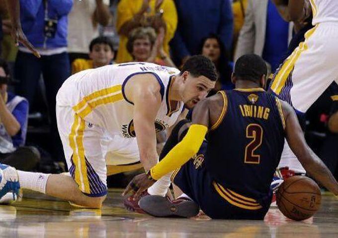 nba为什么不能摔球（绝命七武士！伤兵满营，詹姆斯分身乏术，2015年的骑士有多坎坷？）