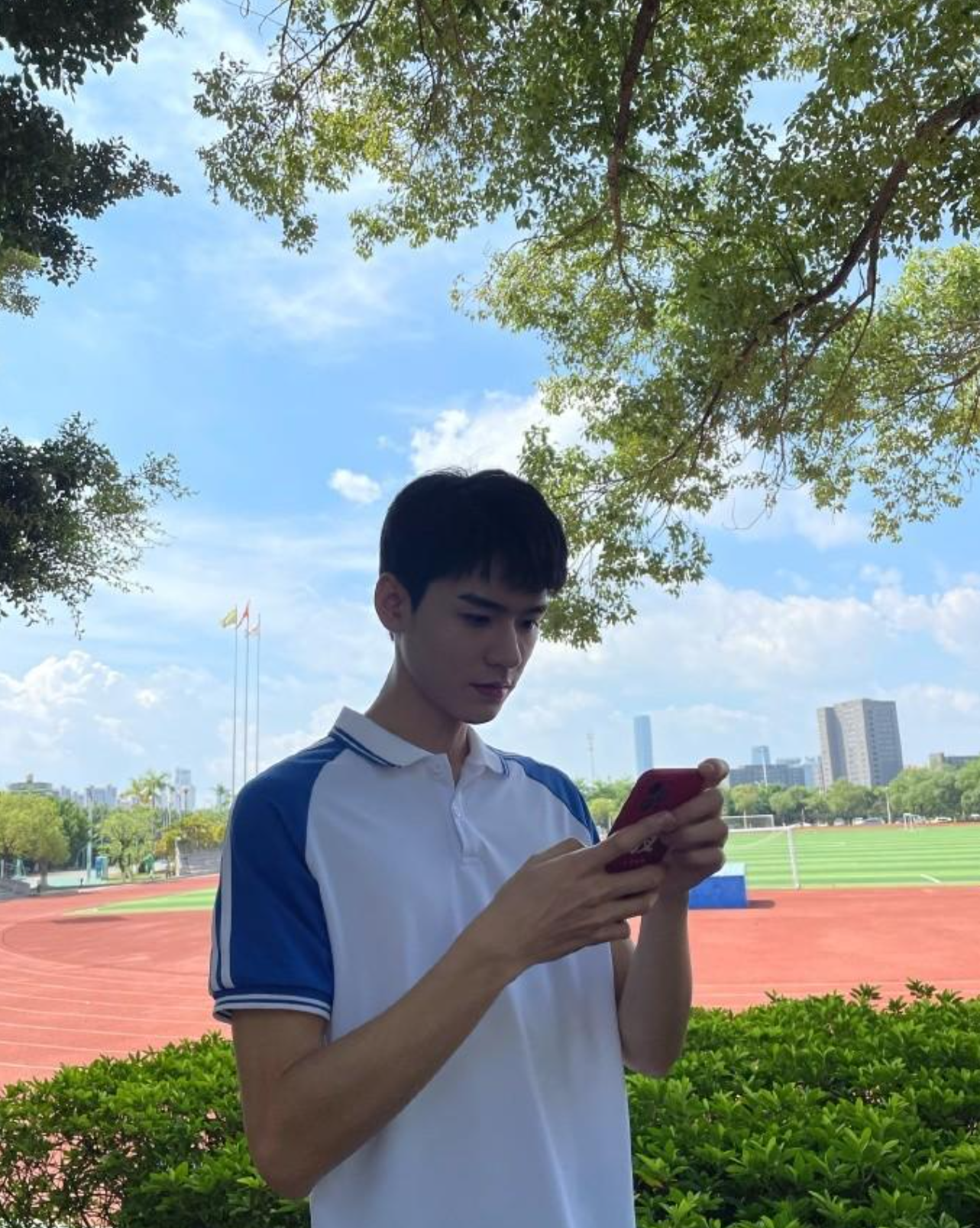 正值高考季，看看明星们如何给高考学子送祝福，当红艺人学历被扒