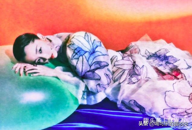 林嘉欣梳油头周冬雨剃平头，乖乖牌女星们坏起来没男星什么事了