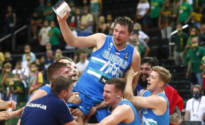 奥运会男篮中nba球员有哪些（奥运会男篮12强出炉！杜兰特领衔，东契奇创历史，中国男篮落选）