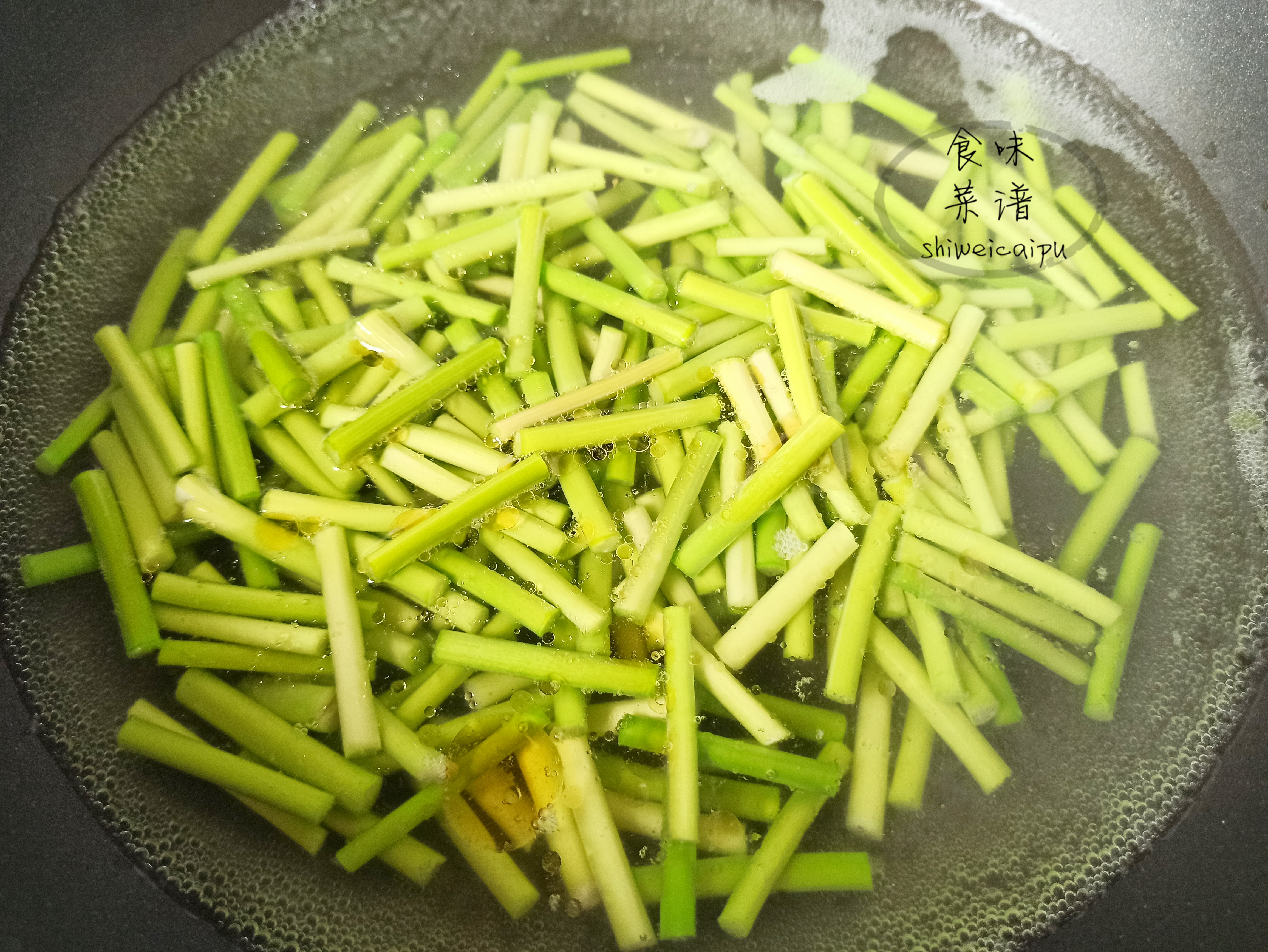 蒜苔的做法教程（教你6种鲜嫩营养的家常菜）