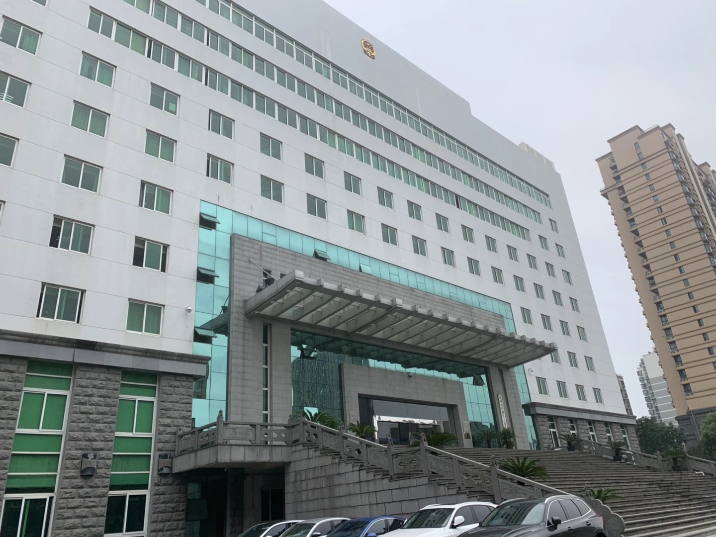 浙大女生西湖灵隐景区遇害：家属起诉景区未尽安全保障义务案今开庭，“哪怕赔一元钱也认可”