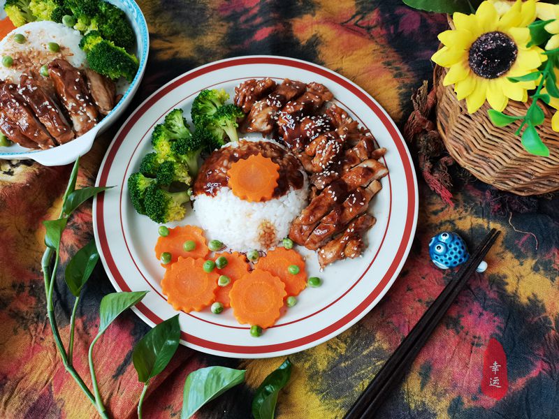 雞腿飯,雞腿飯圖片