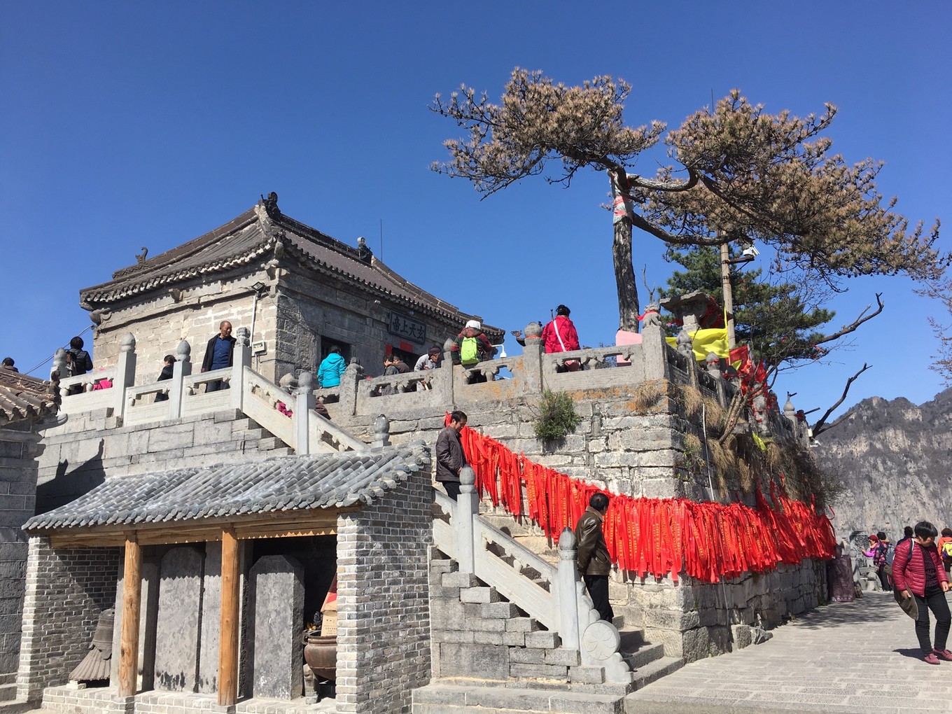 关于回龙天界山