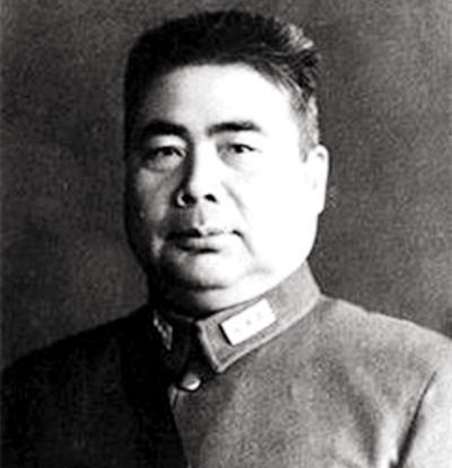 红军曾有11个军团，首任军政主官都有谁？1955年什么军衔？