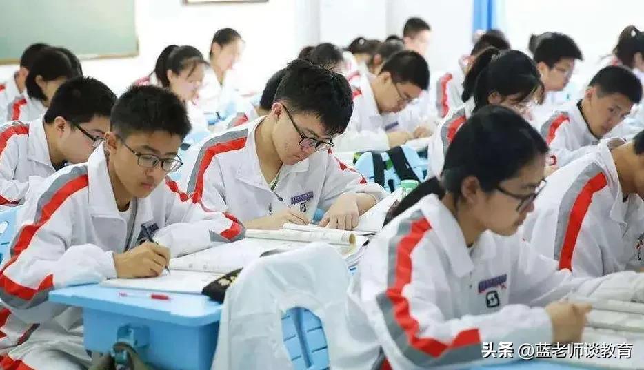 中考后上高中，选择本地还是外地，公立还是私立？中职学校怎么选