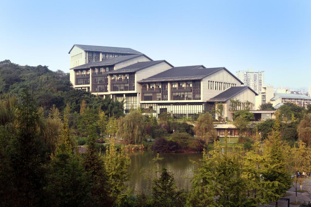 重庆理工大学转专业分析，成功率仅3.3%，材料类专业申请人数最多