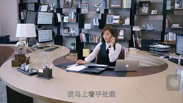 《欢乐颂》原著：在阴影里活了30年的天才安迪，她从来“不正经”