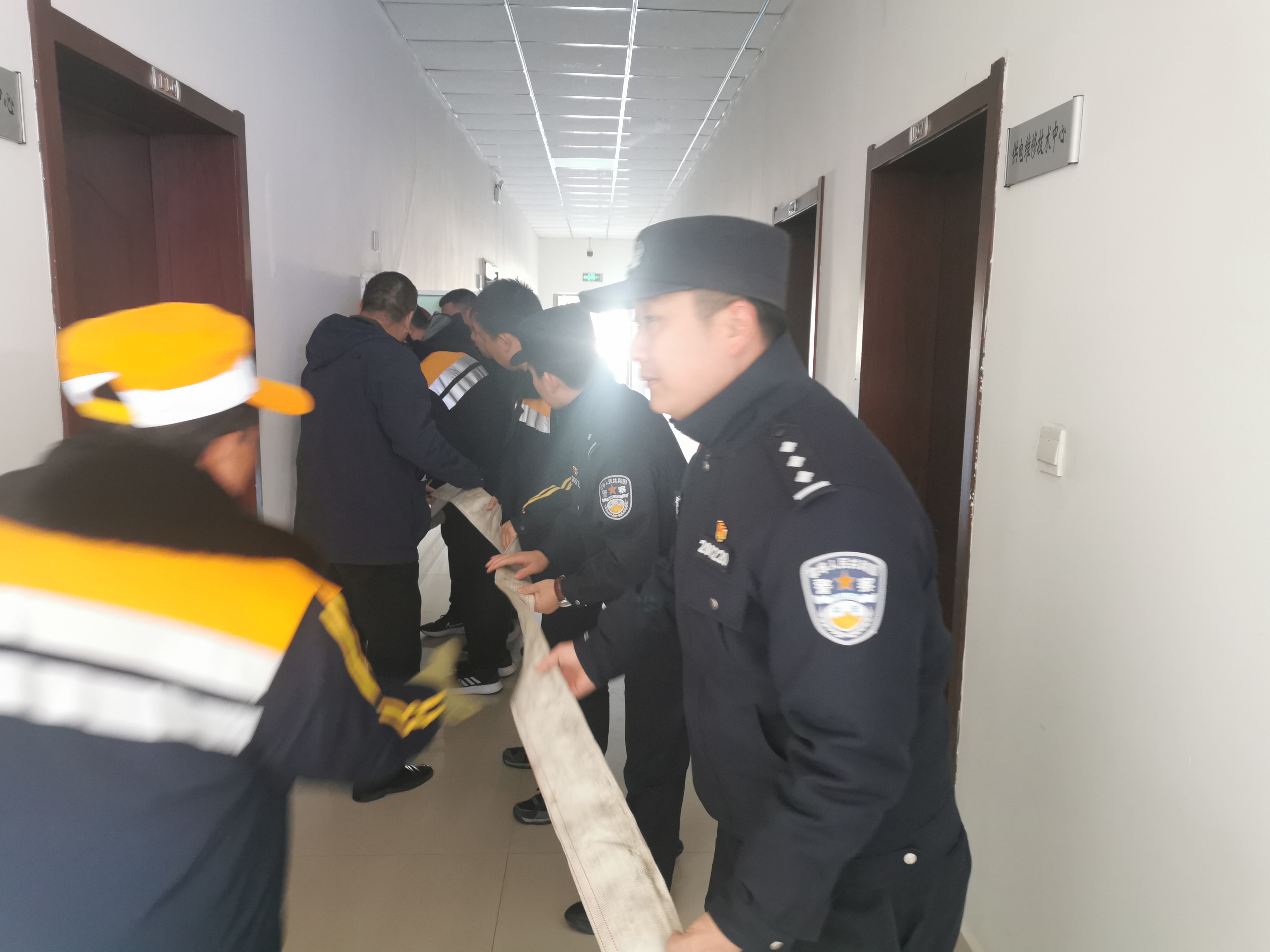 绥德铁警积极开展“119消防宣传日”主题活动
