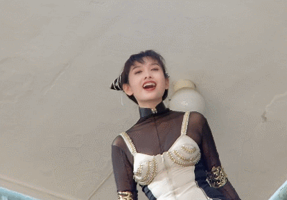 当年为了对抗周星驰，王晶找来了四大天王，片子虽“烂”却能大赚