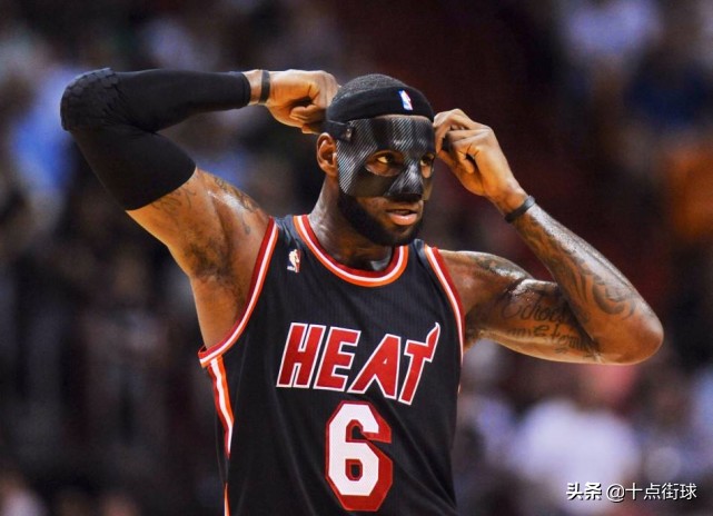 nba里球员为什么戴面具(当年NBA为什么要禁止詹姆斯佩戴黑色面具？顾及观众，理由很滑稽)