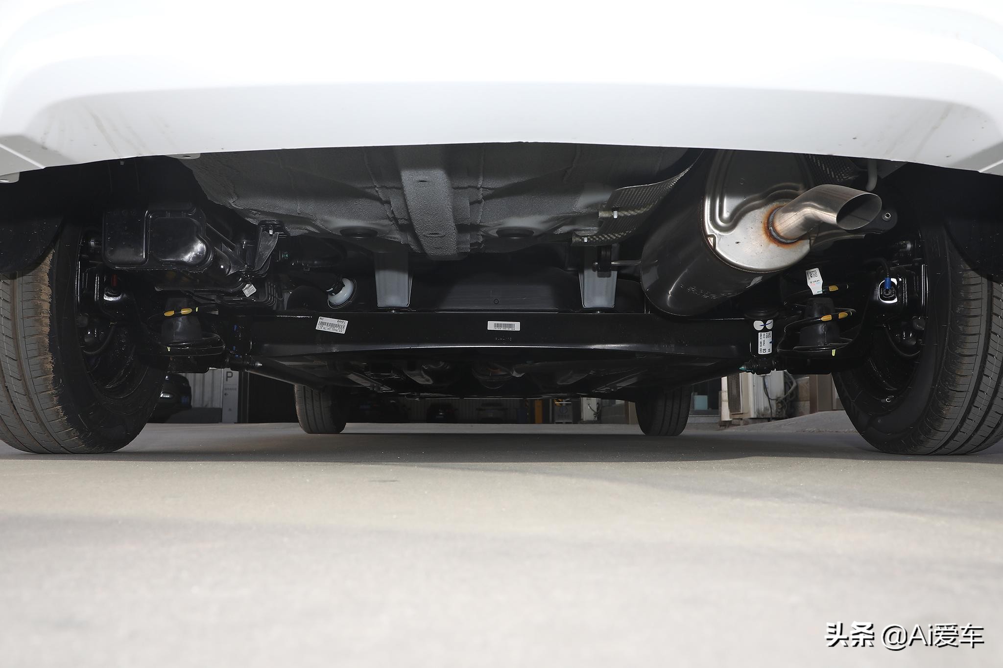 5.1L油耗，极其便宜三厢合资家轿，实惠不输国产车，实拍现代瑞纳