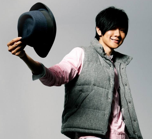 林俊杰给大家留下了太多的经典歌曲,像是耳熟能详的《翅膀》