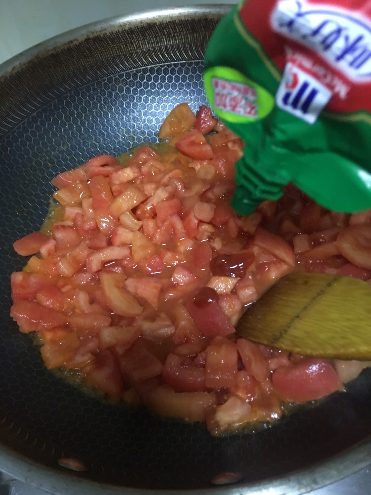 牛肉燉柿子的做法,