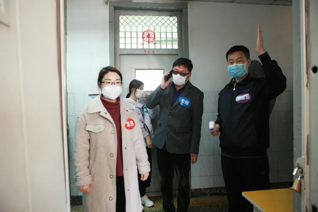 山东省潍坊商业学校组织疫情防控流程模拟演练活动