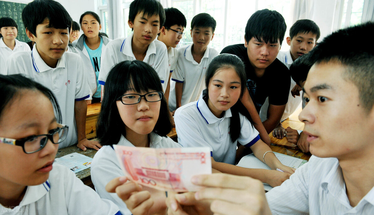 高三学生，使用新版高中政治教材，有什么好的复习备考方法吗？