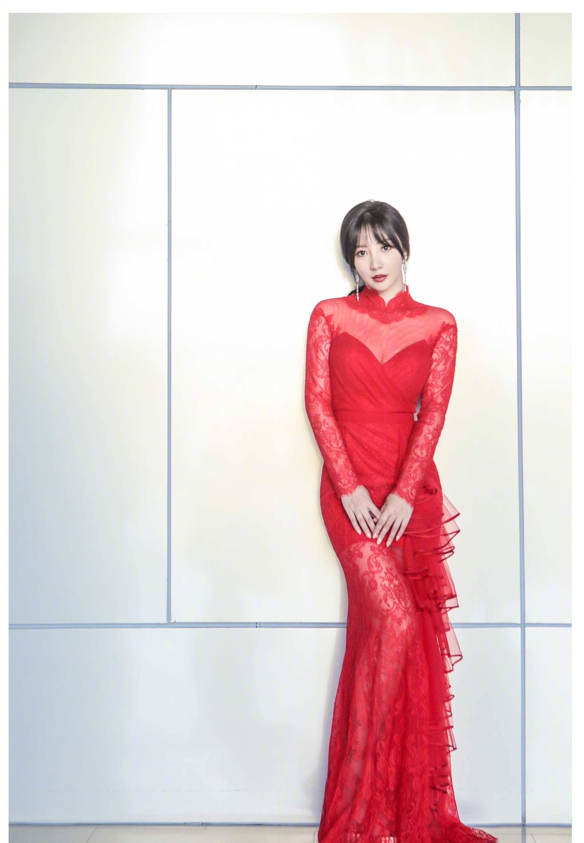 柳岩图片一件不穿 - oto联盟