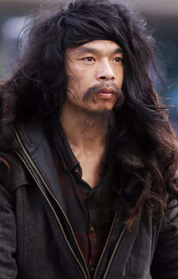 不是留须就变帅,邋里邋遢反变丑