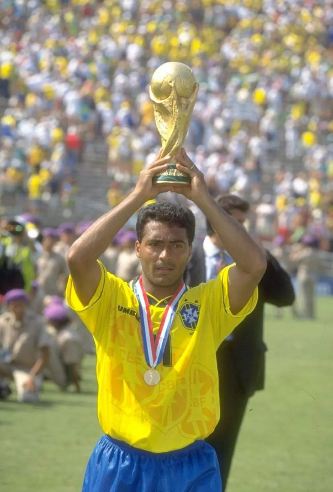 巴西最著名的足球运动员(巴西历史十大有实力有个性的足球巨星，内马尔排不上名？)