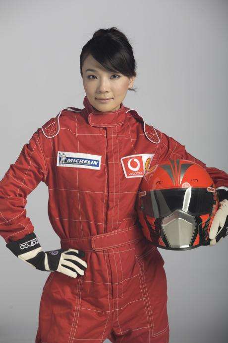 赛车手张岩(中国最快、最美女车手评选，桂濛、张岩、金蕊，谁才是中国第一女车手？)