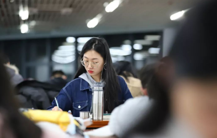 多所高校被曝歧视双非学生，被加入“考研黑名单”，考研生要注意