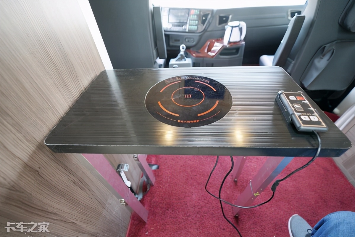 平头车也有长头车体验,解放jh6 生活舱详解,便捷度超乎想象