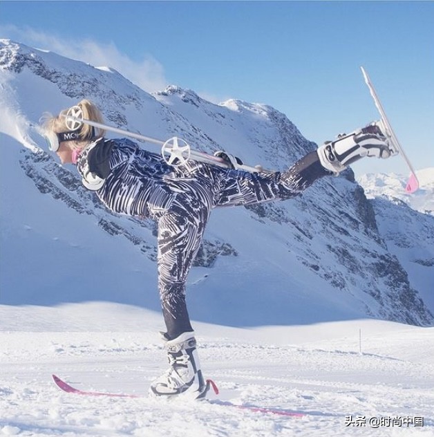 去室内滑雪场穿什么衣服(入坑滑雪穿什么？时尚又专业的滑雪服来啦)