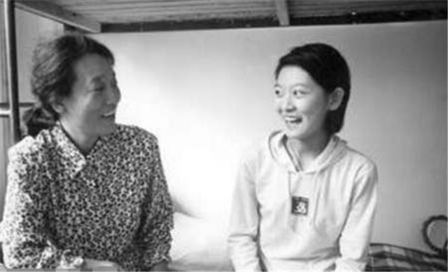 何碧玉：河南女神童，14岁考进清华，毕业留美不愿回国