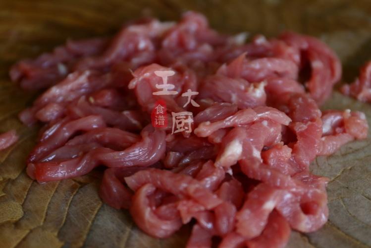 香菜炒牛肉的做法（手把手教会你做香味四溢的香菜牛肉）