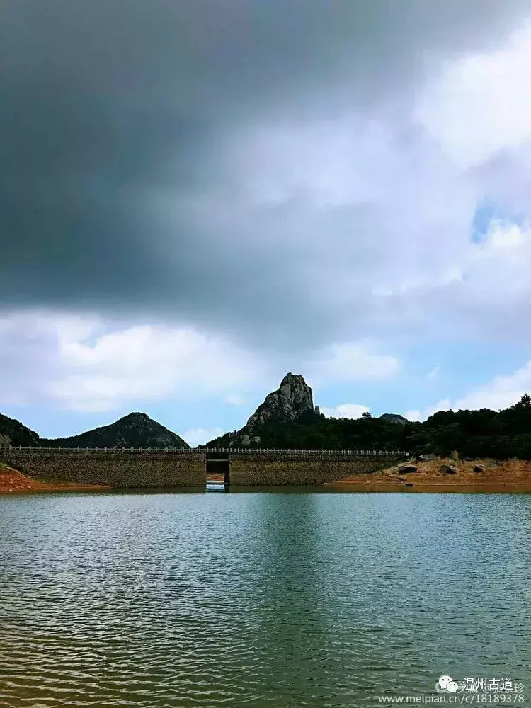 孤峰傲影:百家尖丨山色秀丽,景色无边