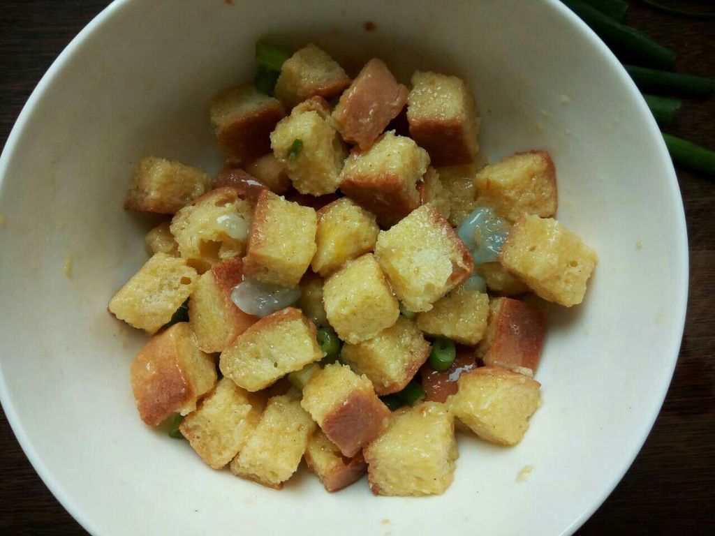 图片[3]-【吐司鲜奶炒蛋】做法步骤图 卖相好又解馋过瘾-起舞食谱网