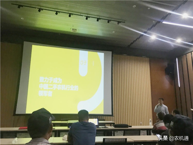 專業(yè)！中國龐口第二屆華北農(nóng)機(jī)地頭展在龐口成功舉行