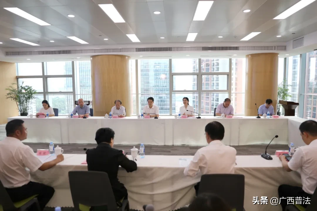 南宁市委常委、统战部部长严丽萍到广西万益律师事务所调研新的社会阶层人士律师行业统战工作实践创新工作