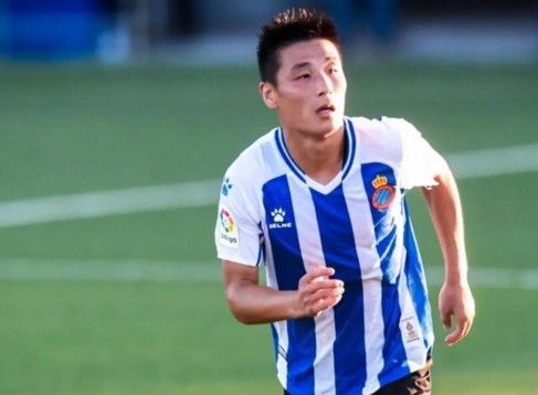 孙兴慜完爆武磊（12-2！孙兴慜踢疯了，获评8.5分隔空完爆武磊，创3大纪录）