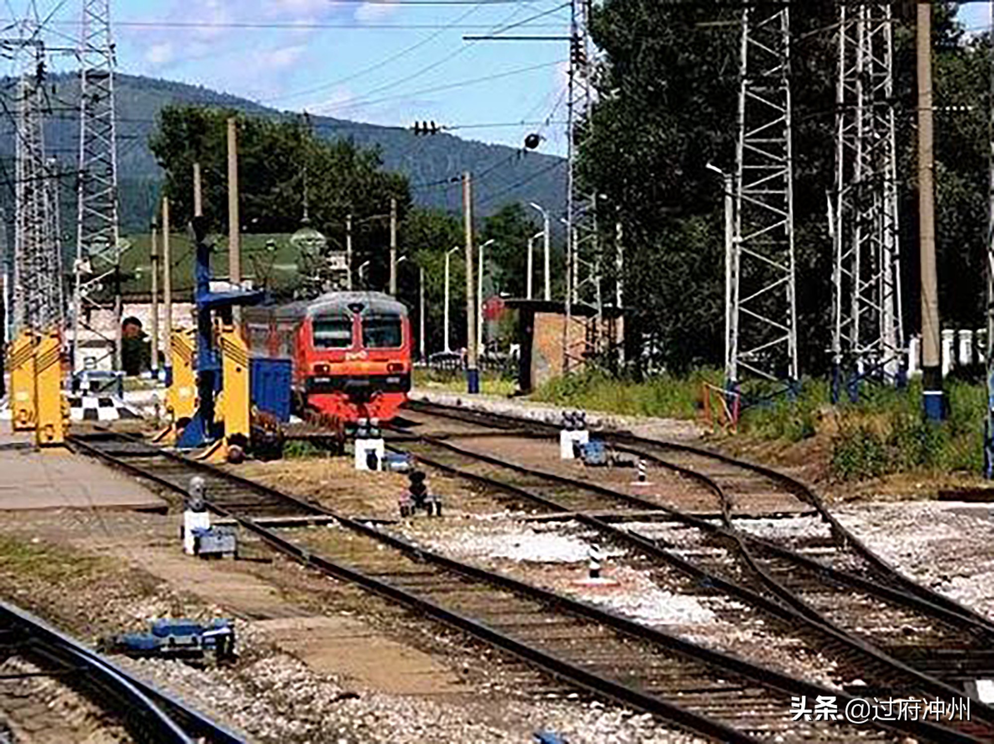 跨国的K3专列：沿途多次换火车司机，票价高于飞机仍然被游客热捧