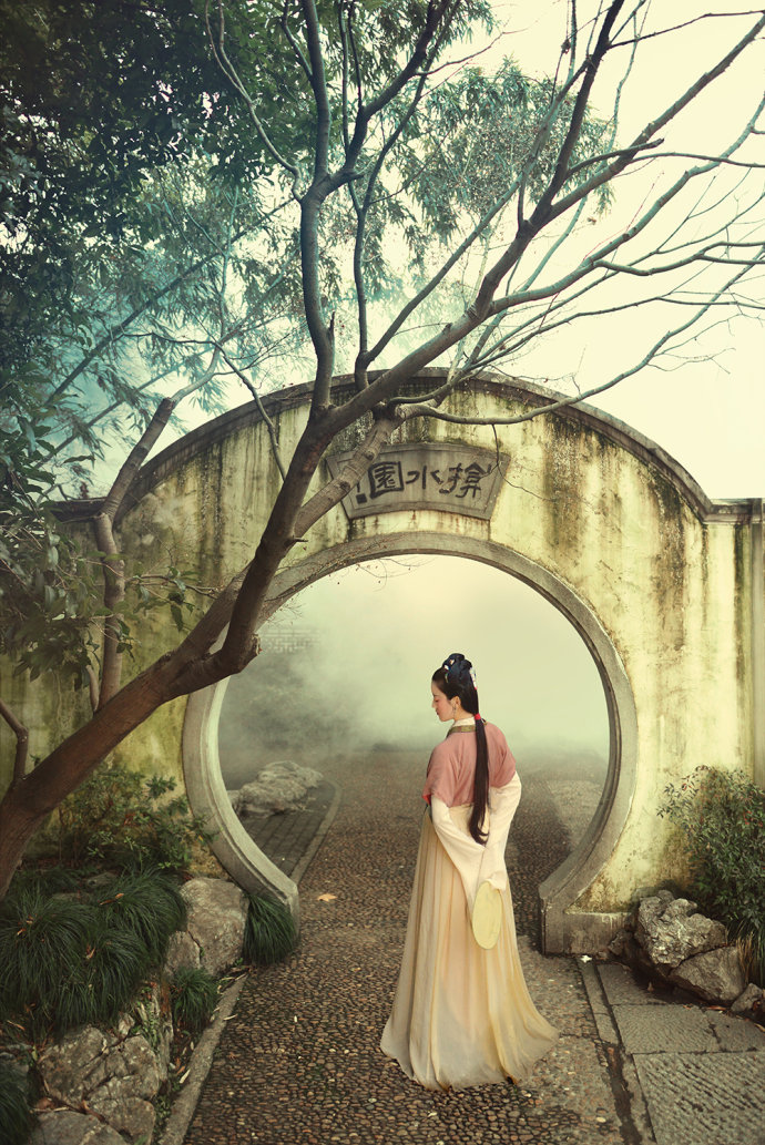 张孝祥冒着被杀头的危险奏请为岳飞平反，但为何又力主议和？