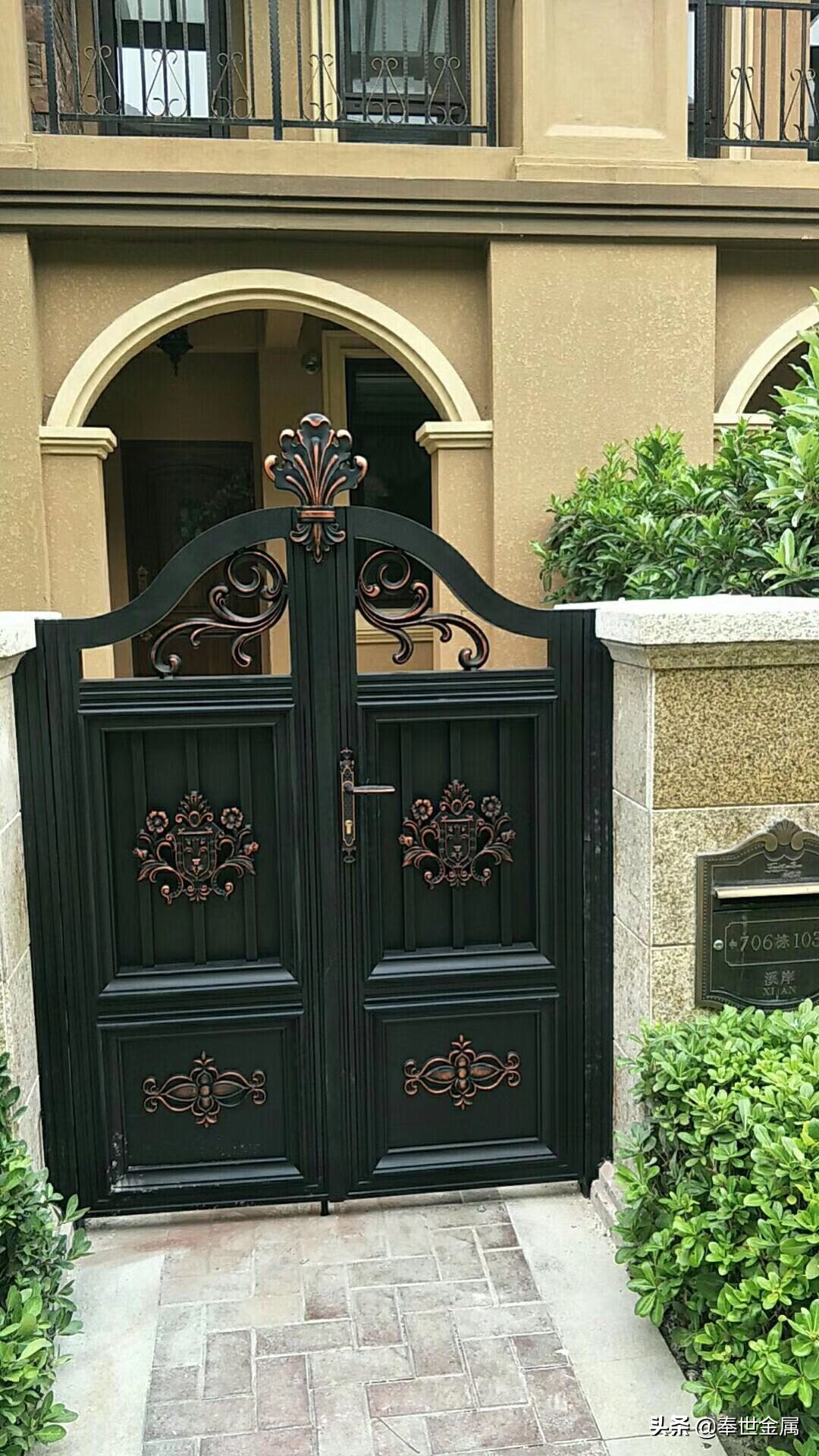 铝艺大门多少钱一平方(今年铝艺庭院门价格乱) - 价格百科